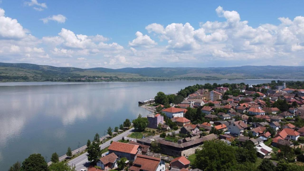 Apartmani Pinkum Veliko Gradiste Luaran gambar